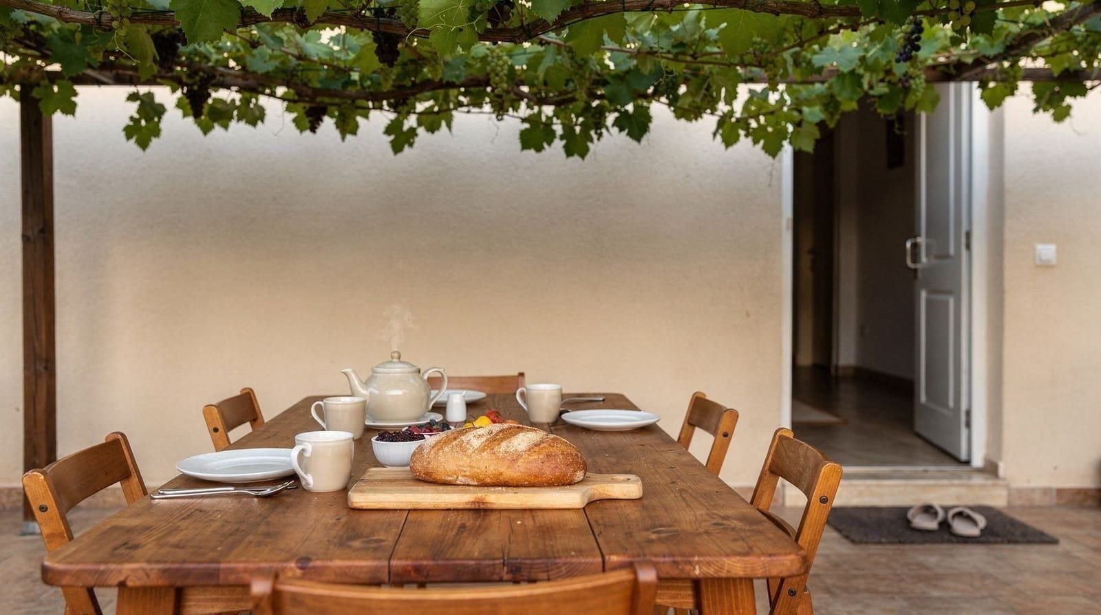 Staying in a Georgian guesthouse