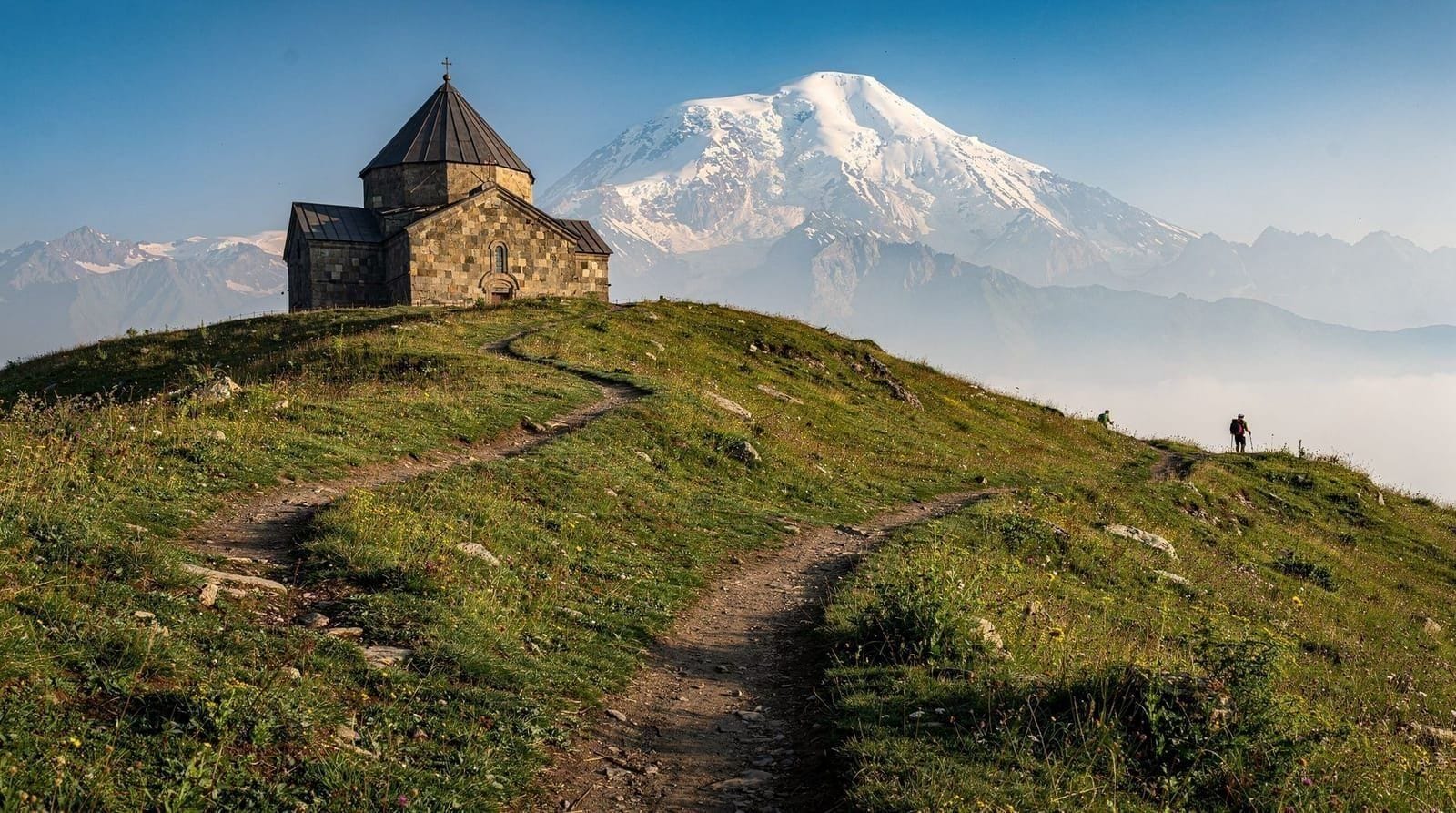 Hiking to Gergeti Trinity from Stepantsminda